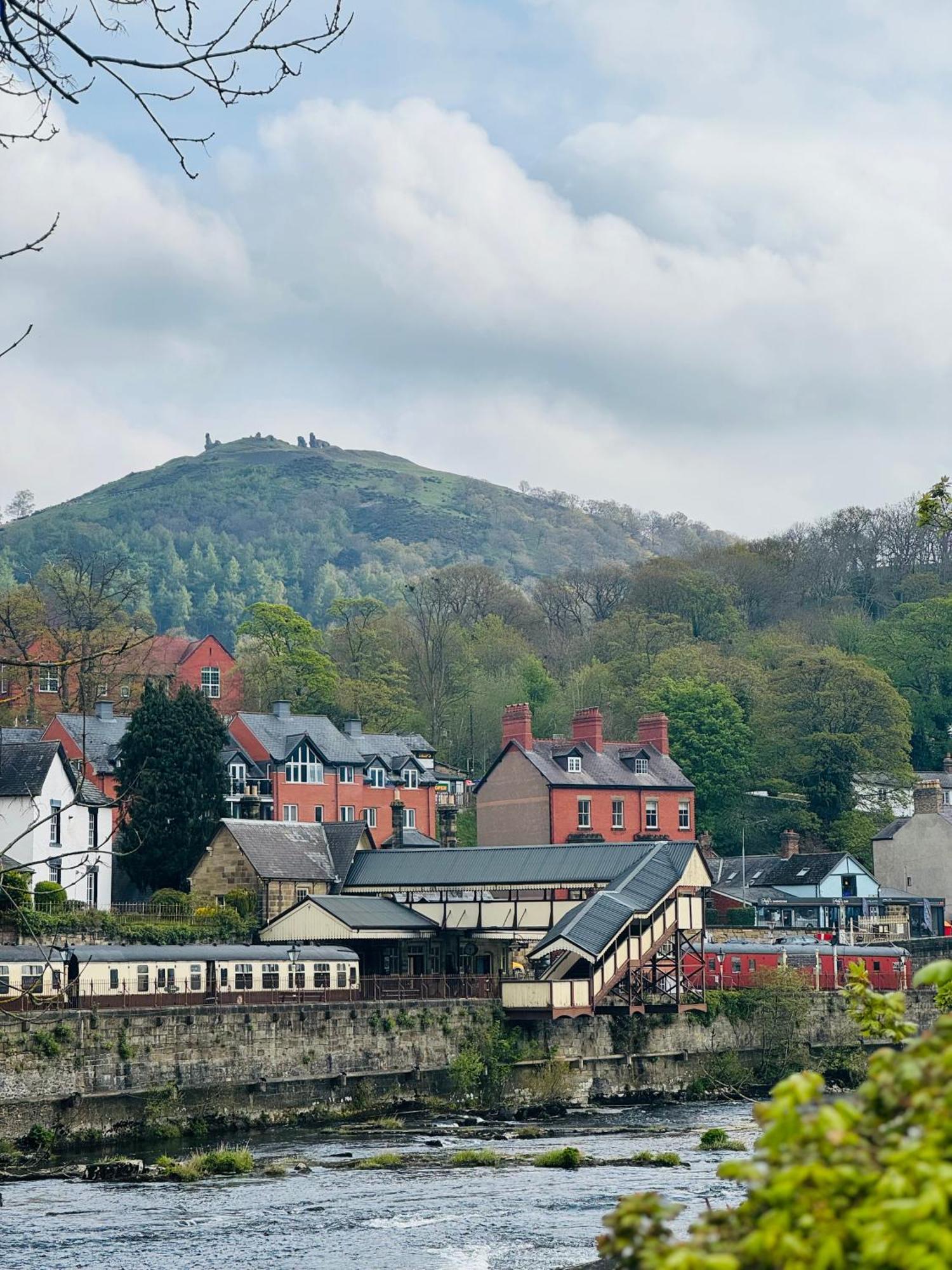 Riversdale House Bed & Breakfast Llangollen Exterior photo